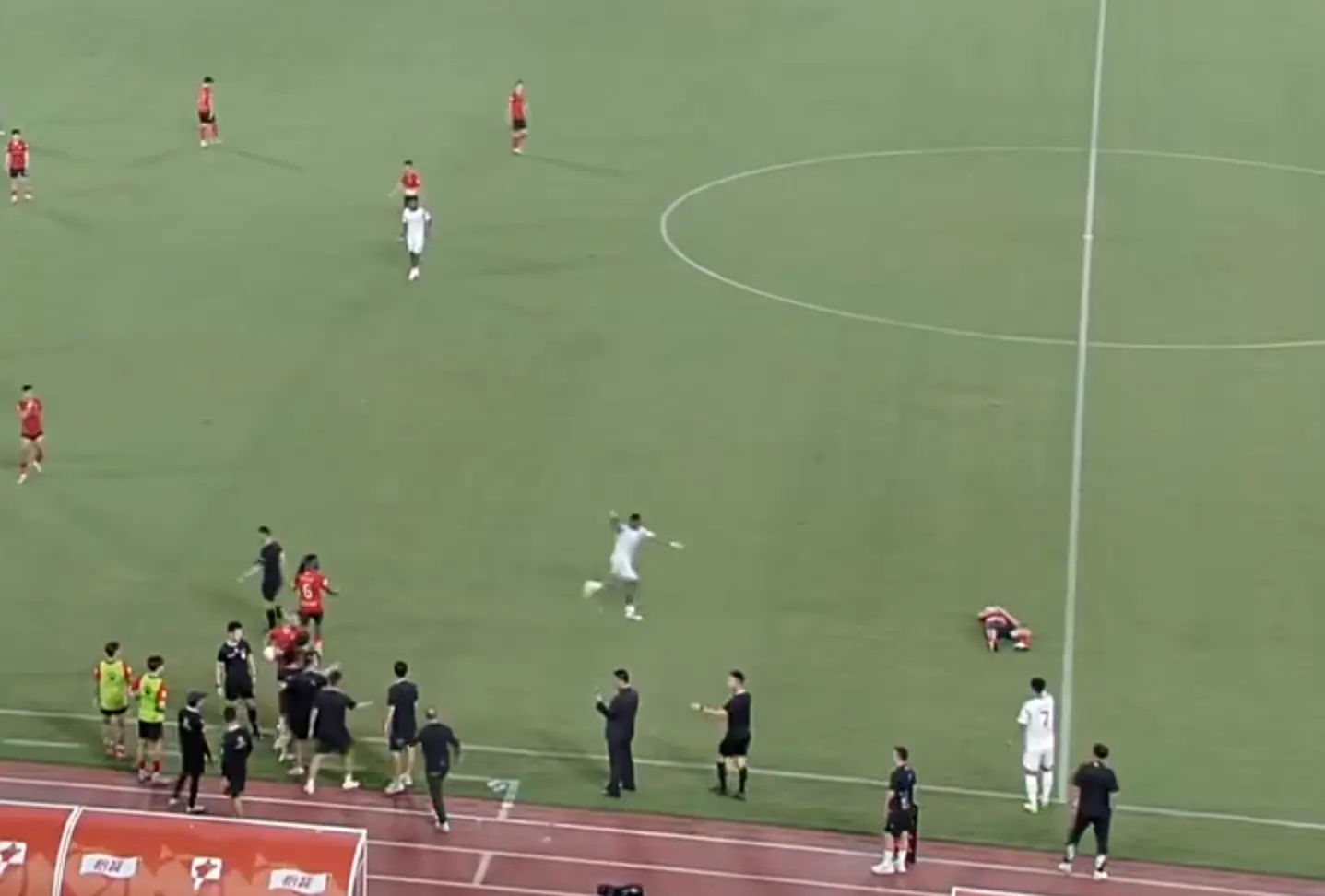 员胡靖感觉, AA, Kg 员胡靖感觉, AA, Kg