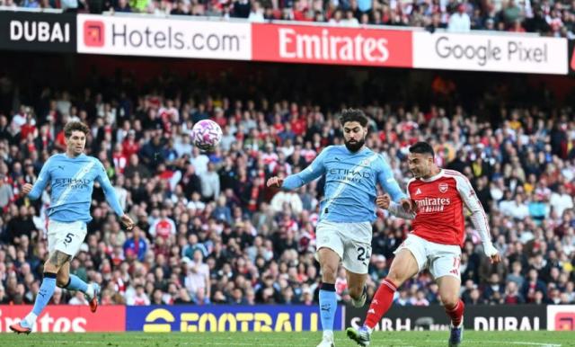 注定流量拉, 阿森纳控制, 个方面